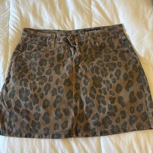 Blank NYC jean skirt leopard